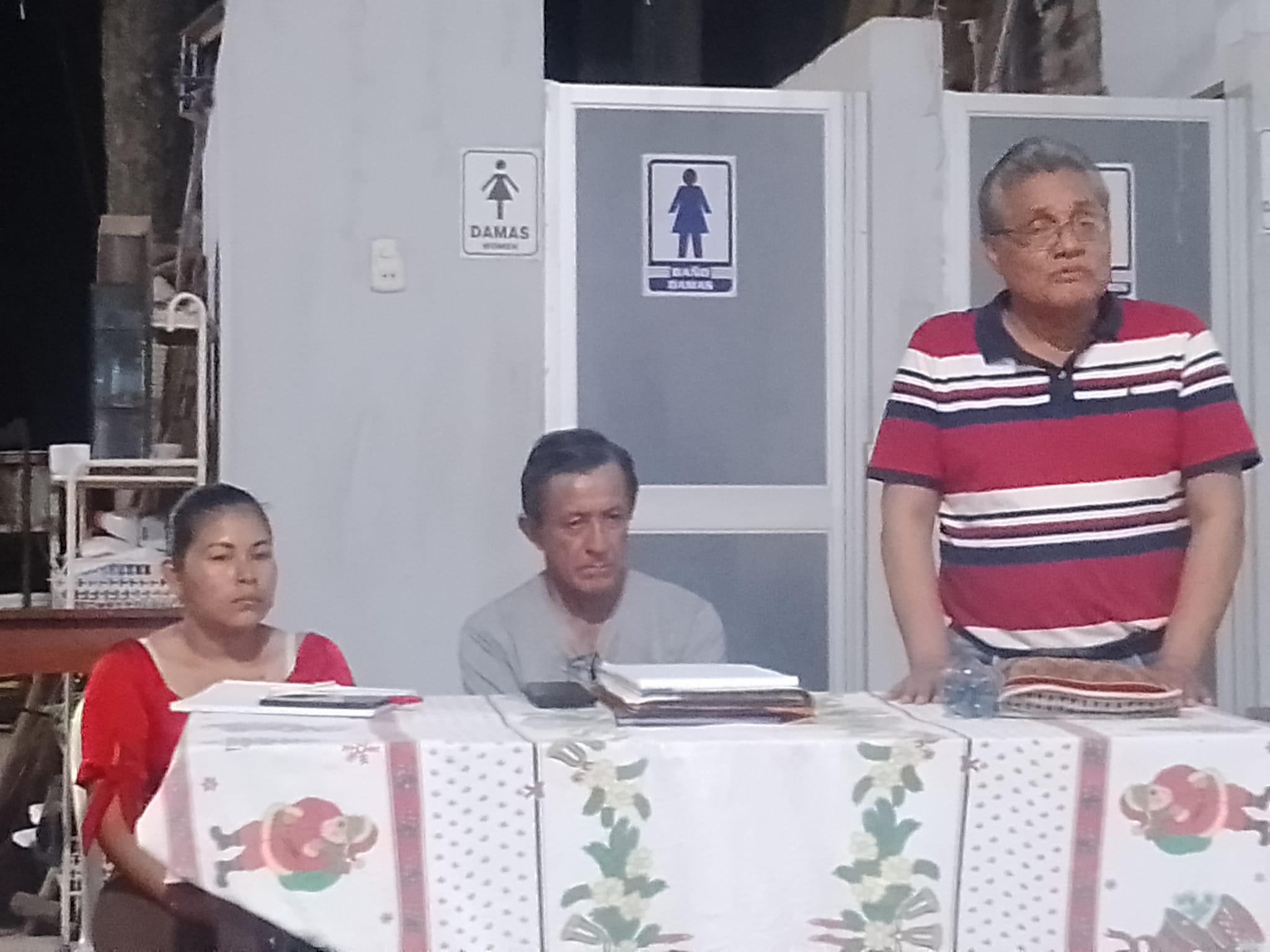 ALCALDE DE MORALES RUFINO PINEDO SE REÚNE CON VECINOS DE LOS JIRONES LIBERTAD, ARICA, BOLÍVAR, JUNÍN Y GEIDEN VELA.  