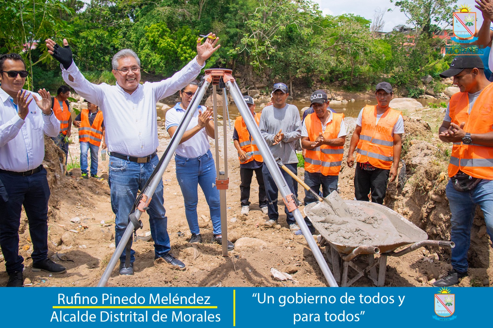 ALCALDE DE MORALES RUFINO PINEDO PONE PRIMERA PIEDRA PARA CONSTRUCCIÓN DE DEFENSAS RIBEREÑAS EN EL RÍO CUMBAZA DESDE LA ÚLTIMA CUADRA DEL JIRÓN SAN PEDRO HASTA EL PUENTE EL VADO. 