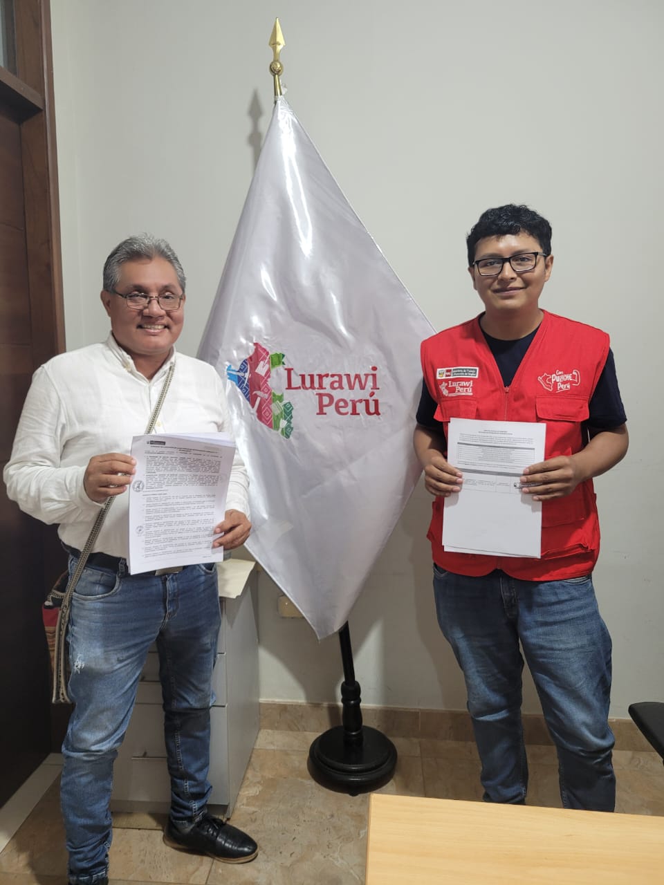 ALCALDE DE MORALES RUFINO PINEDO FIRMA CONVENIO CON “LLANKASUN PERÚ”.