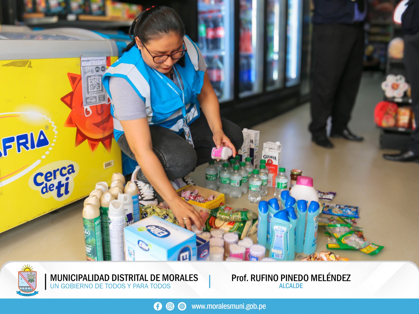 DECOMISAN PRODUCTOS NO APTOS PARA EL CONSUMO HUMANO Y CLAUSURAN OPEN MARKET EN DISTRITO DE MORALES.