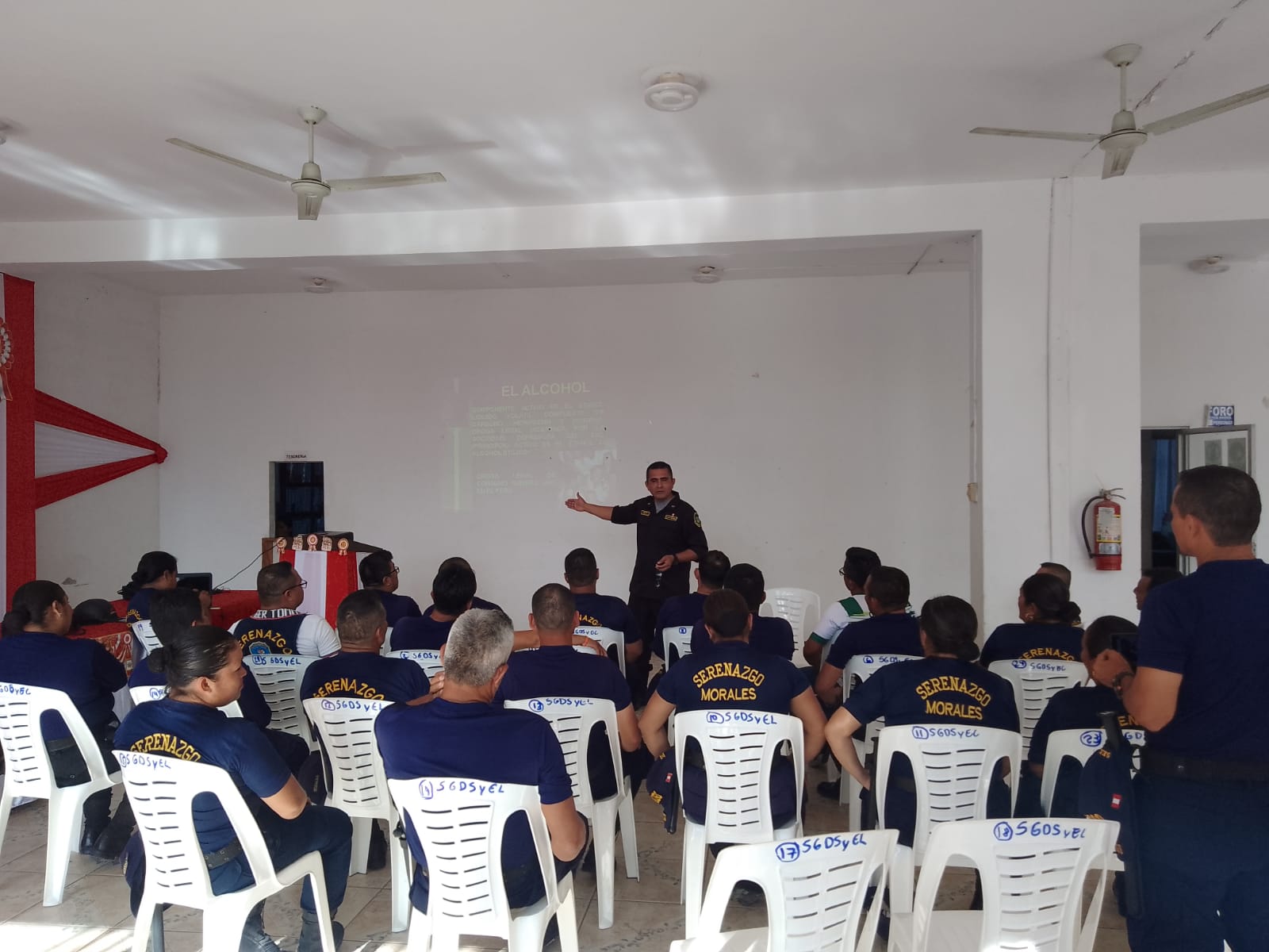 CAPACITAN A SERENOS EN SEGURIDAD VÍAL, DERECHOS HUMANOS Y ANTIDROGAS. 