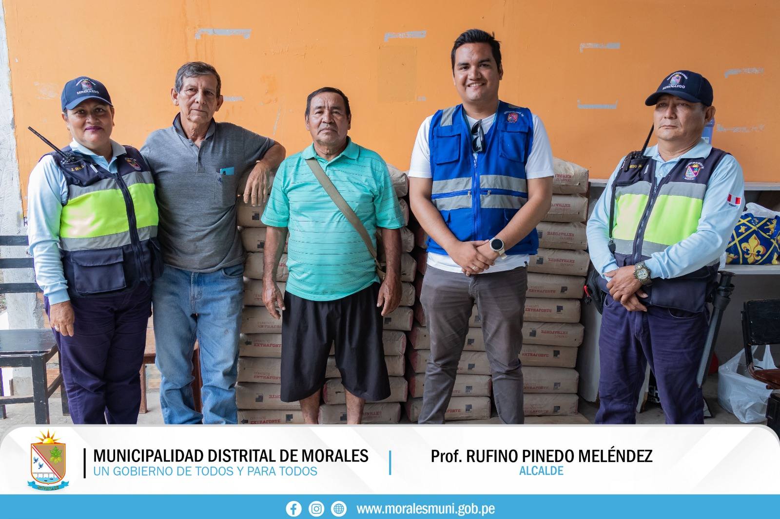 MUNICIPALIDAD DE MORALES DONA 40 BOLSAS DE CEMENTO A AUTORIDADES DEL CASERÍO SHUCUSHCA PARA CONSTRUCCIÓN DE PISO DE LOCAL COMUNAL. 