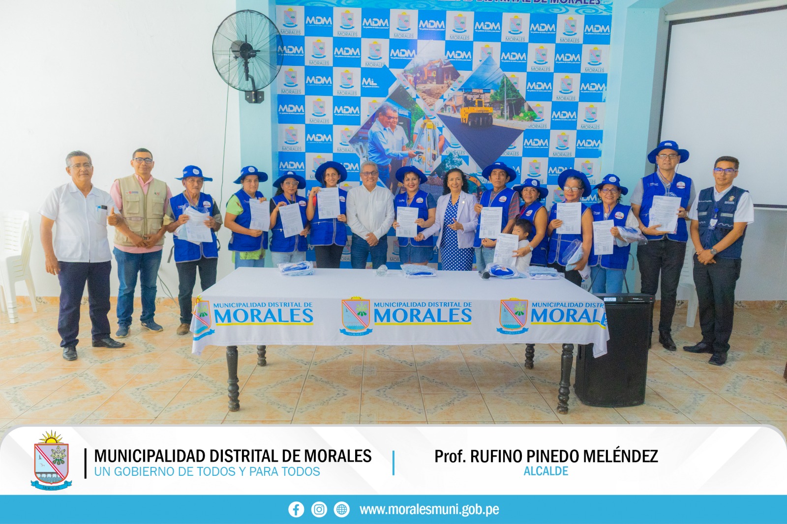 ENTREGAN CHALECOS GORRAS Y RESOLUCIONES DE RECONOCIMIENTO A AGENTES COMUNITARIOS DE SALUD DEL DISTRITO DE MORALES. 