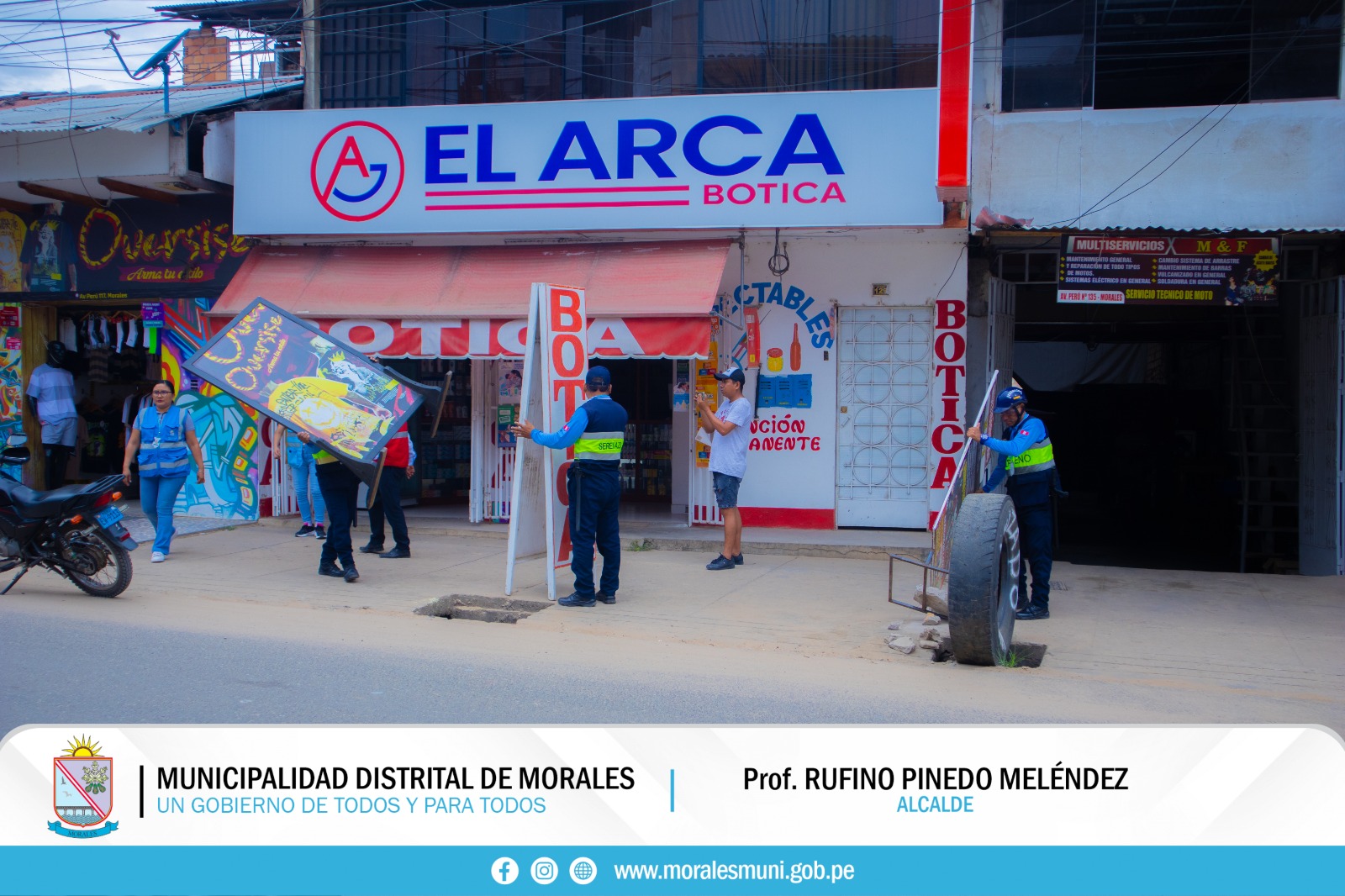 RETIRAN PANELES PUBLICITARIOS DE BERMAS Y VEREDAS DEL DISTRITO DE MORALES. 
