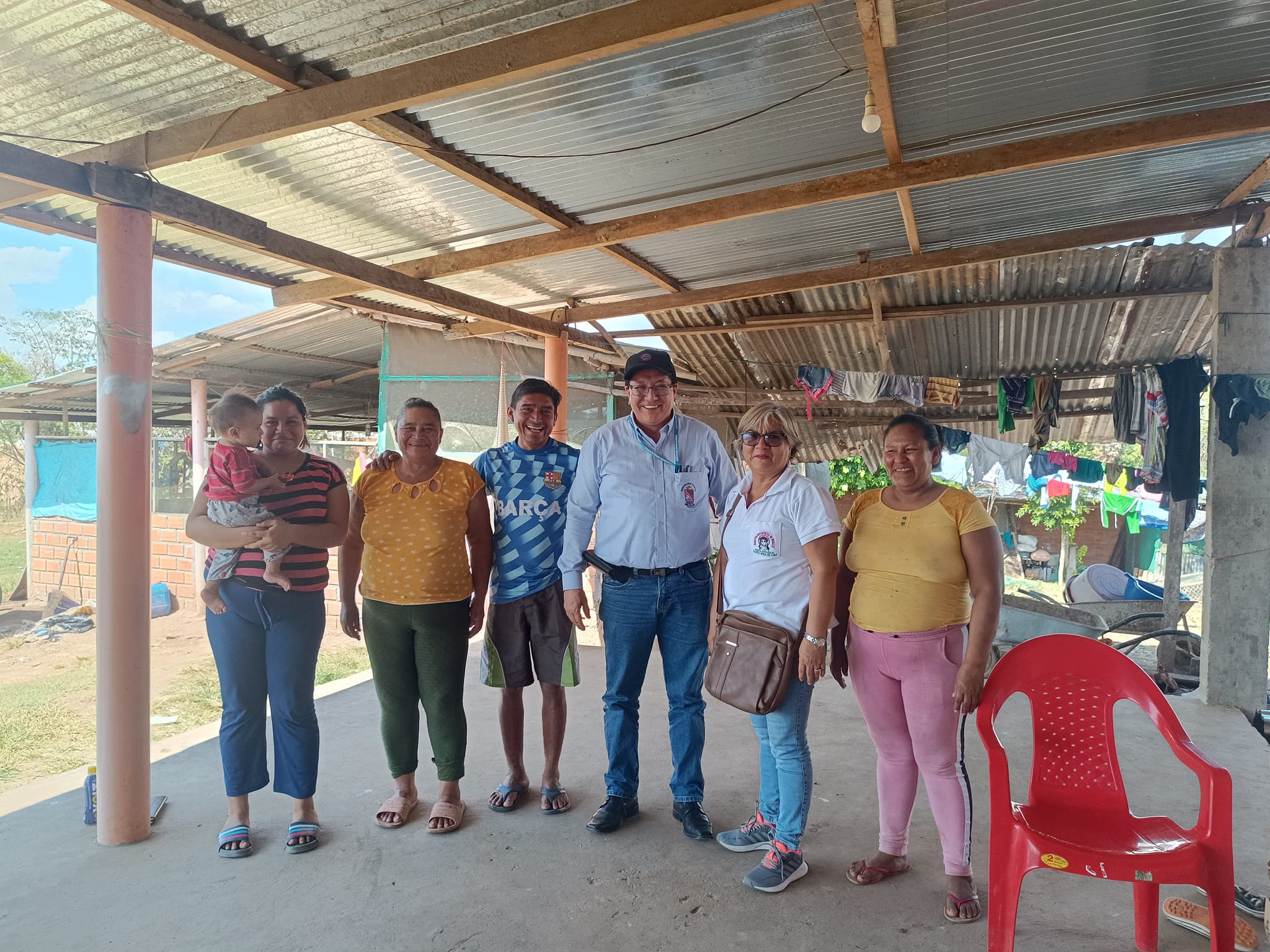 AUTORIDADES CON BENEFICIAROS DEL PROGRAMA VASO DE LECHE DEL CASERÍO NUEVO CHUPISHIÑA 