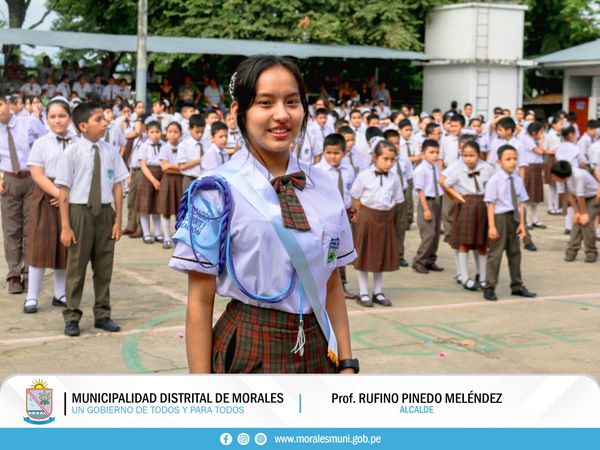 JURAMENTAN POLICÍAS ESCOLARES, BRIGADIERES Y BRIGADISTAS DE LA INSTITUCIÓN EDUCATIVA MARÍA ULÍSES DÁVILA PINEDO DEL DISTRITO DE MORALES.