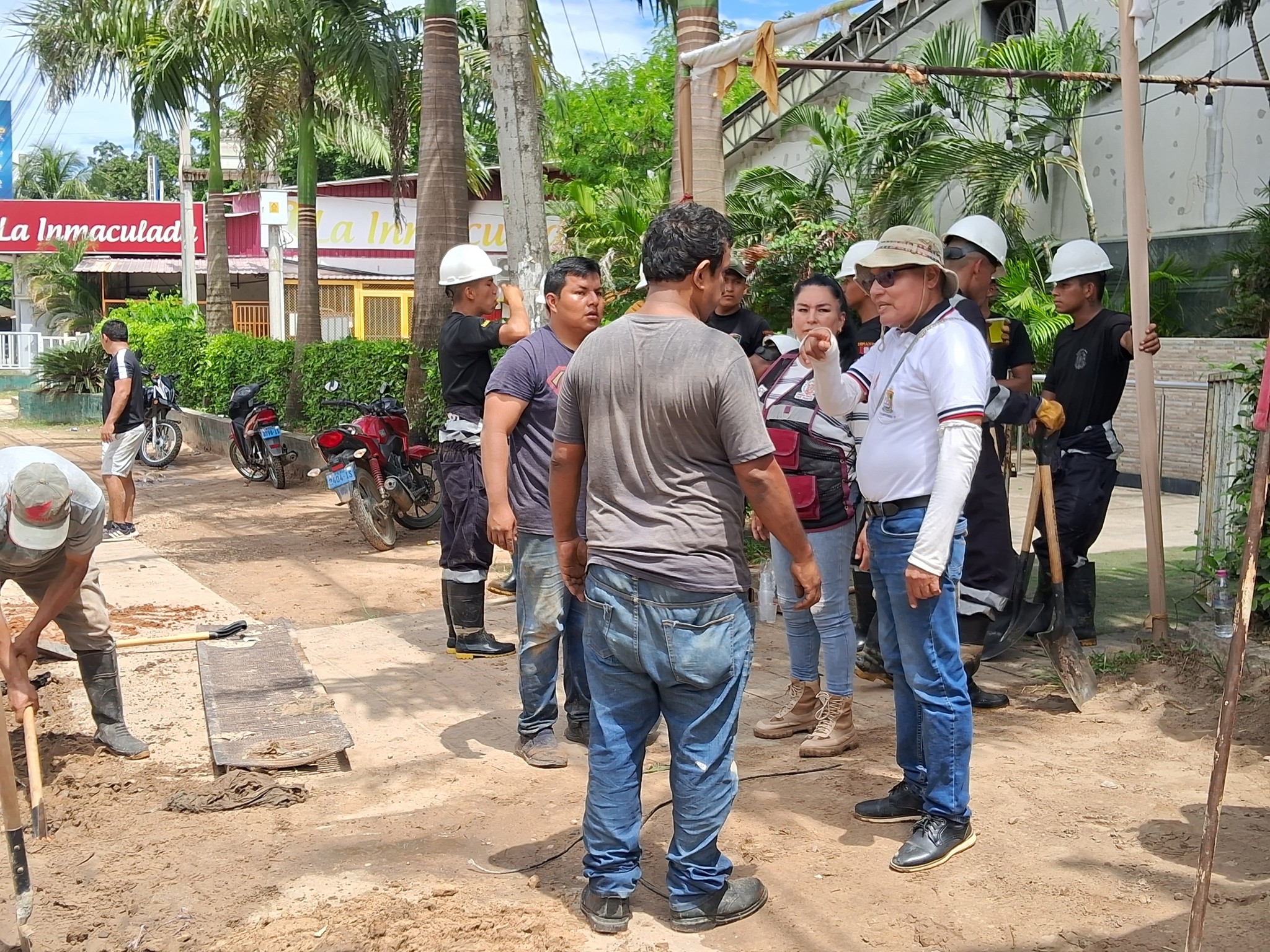 CON ÉXITO SE REALIZÓ JORNADA DE LIMPIEZA Y DESCOLMATACIÓN DE CUNETAS Y ALCANTARILLAS EN PUNTOS CRÍTICOS DEL DISTRITO DE MORALES.